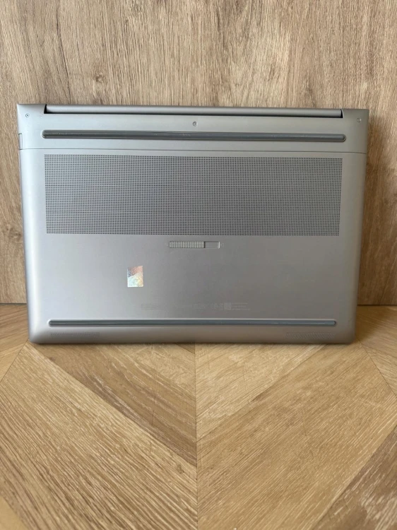 UNIKAT-HP-ZBook-Fury-16-G9-i9-12950HX-RTX-A5500-32GB-1TB-4K-WORKSTATION-Typ-dysku-twardego-SSD.jpg