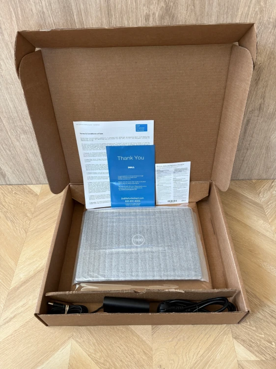 Odnowiony-Dell-Latitude-5400-i7-8665U-16-GB-512-GB-Dotyk-Win11-Rodzaj-karty-graficznej-Grafika-zintegrowana.jpg