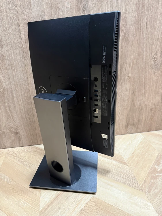 Odnowiony-Dell-Optiplex-3280-ALL-IN-ONE-Intel-8GB-256-GB-SSD-Windows-11-Pro-Typ-dysku-twardego-SSD.jpg