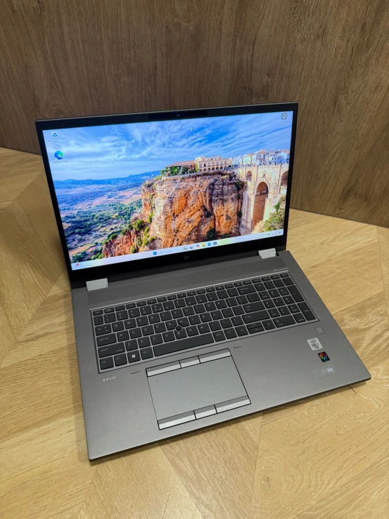 HP-ZBOOK-FURY-17-G7-i7-32GB-1TB-RTX-5000-MAX-Q-4K-DREAMCOLOR-100-RGB-Wielkosc-pamieci-RAM-32-GB.jpg