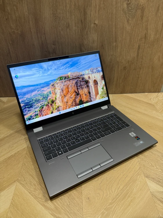 HP-ZBOOK-FURY-17-G7-i7-64GB-1TB-RTX-5000-MAX-Q-4K-DREAMCOLOR-100-RGB-Uklad-klawiatury-US-international-qwerty.jpg