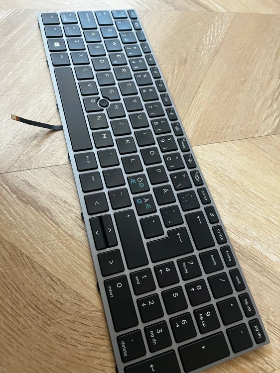 ORYGINALNA-KLAWIATURA-HP-ZBOOK-FURY-17-G7-G8-Podswietlana-SZWEDZKA-Producent-HP.jpg